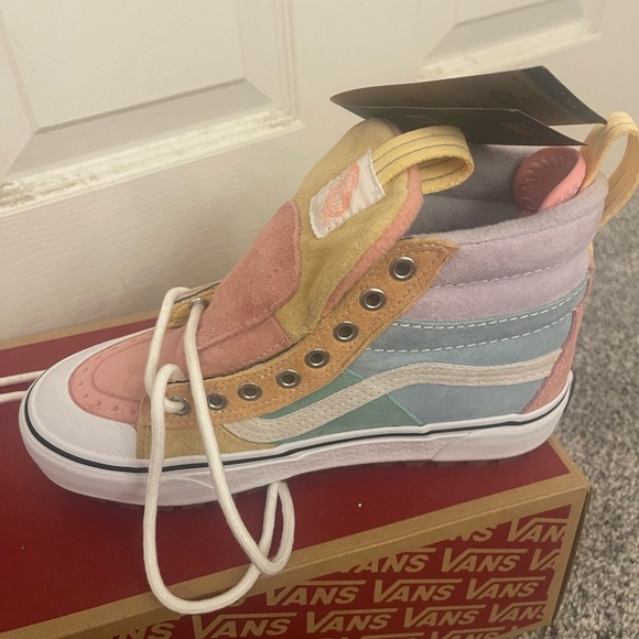 COPY - Vans Sk8 Hi MTE 2.0 DX Pastel Rainbow Colorblock Sneakers Size 7 women’s - Picture 2 of 3